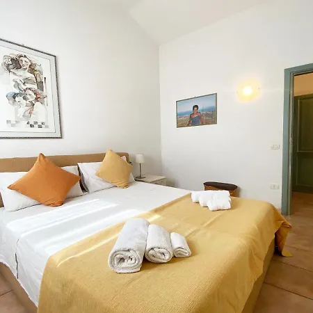 Laureliving Residenza Weber 62 Appartement *